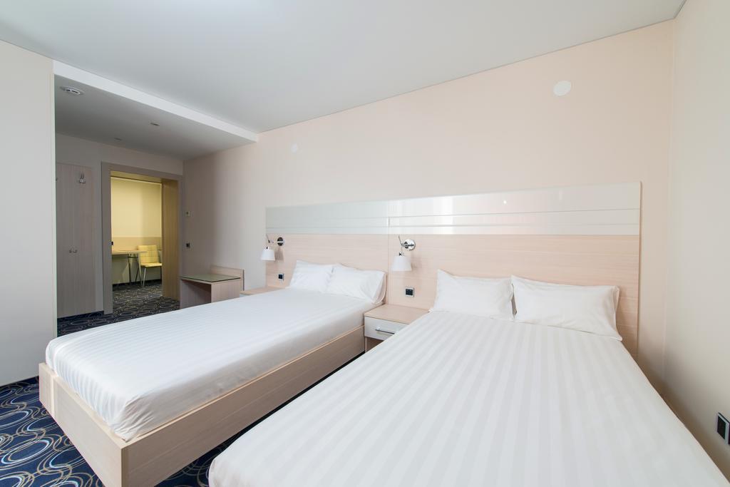 Apart Hotel 92/2 Karaganda Exterior photo
