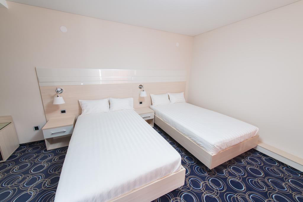 Apart Hotel 92/2 Karaganda Exterior photo